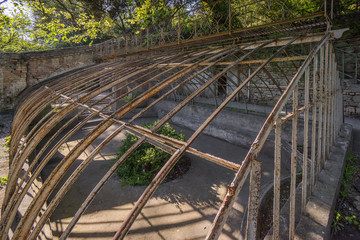 Poster - old grunge glass house in botanical garden