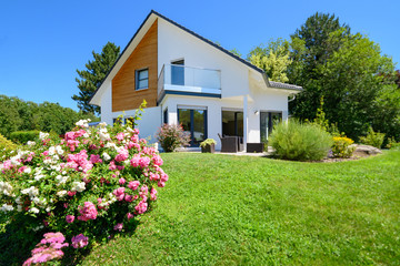 Einfamilienhaus mit Garten, hochwertig, Wohneigentum