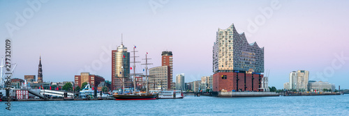 Fotografía Elbphilharmonie concert hall in Hamburg, Germany