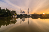 Fototapeta Paryż - beautiful view of Sultan Salahuddin Abdul Aziz Shah mosque