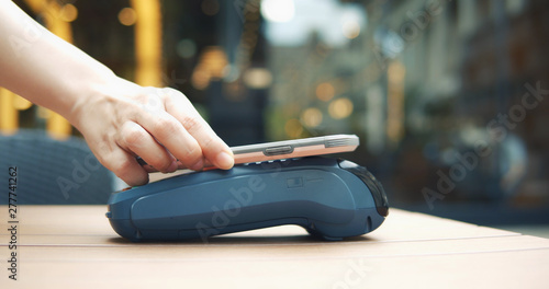 Cuadros en Lienzo Mobile Payment On Pos Machine