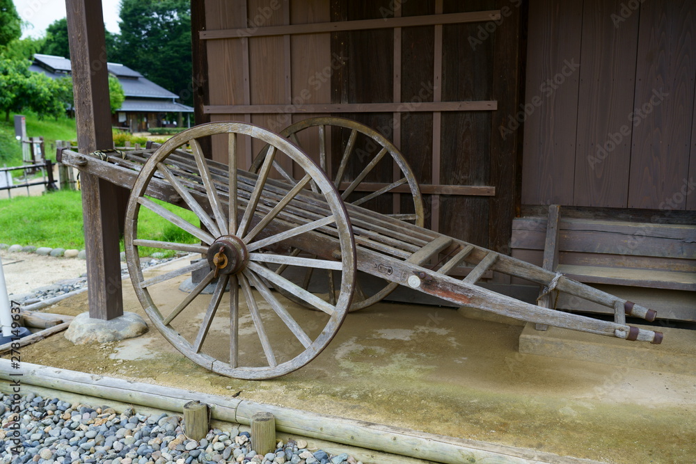 日本の古い木製の荷車 - 大八車 の Stock フォト | Adobe Stock 日本の古い木製の荷車 - 大八車 の Stock フォト | Adobe Stock