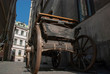 Alte historische Kutsche in Altstadt von Riga, Lettland