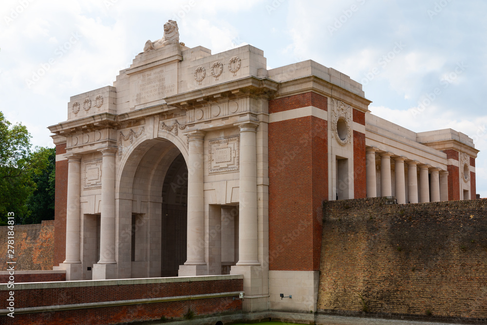 menin-gate-ypres-ieper-belgium-memorial-to-the-missing-of-the-ypres