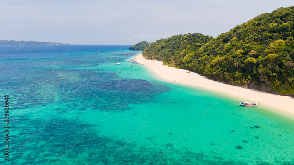 Puka Shell Beach. Wide tropical beach with white sand. Beautiful white ...