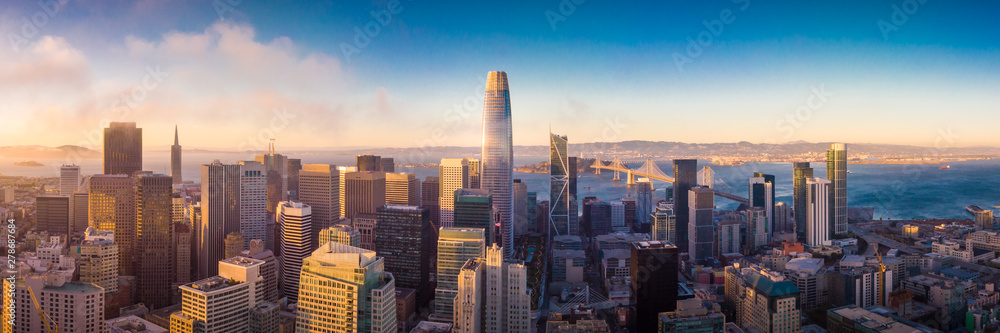 Aerial View of San Francisco Skyline at Sunset - obrazy, fototapety, plakaty 