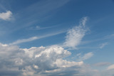 Fototapeta Niebo - White cumulus clouds