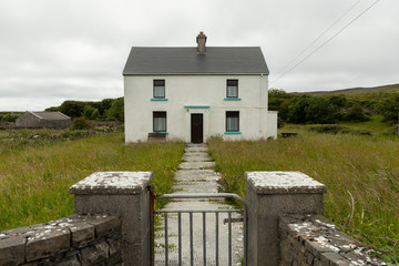 Wall Mural - houses on the Aran island of Inishmoor