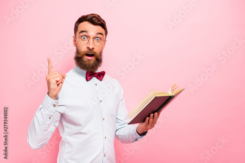 Fotografía Photo of clever intelligent geek scholar erudite scientist having great solution