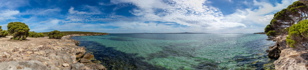 Wall Mural - Blue lagoon water in Lincoln national park in South Australia