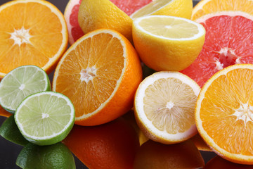 Poster - Mix of citrus fruits cut in different forms