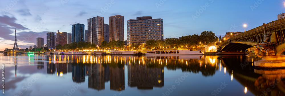 Vue Panoramique des immeubles du Quartier de Grenelle, Paris. - obrazy, fototapety, plakaty 