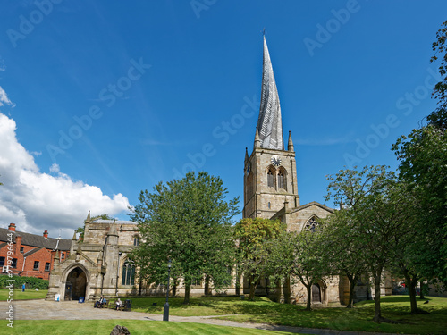 Cuadros en Lienzo Chesterfield - St Mary and All Saints' - The Crooked Spire
