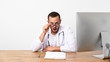 © luismolinero - Doctor Colombian man with glasses and surprised