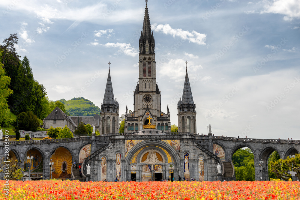 View of the basilica of Lourdes in France - obrazy, fototapety, plakaty 