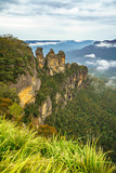 Fototapeta  - three sisters from echo point in the blue mountains national park, australia