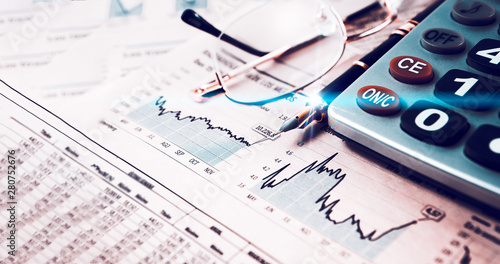 Cuadros en Lienzo Estadísticas y gráficos de la economía y las finanzas bancarias