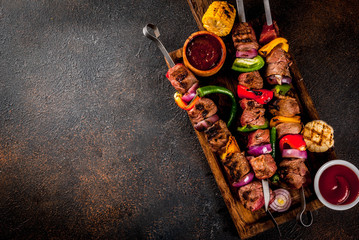 Veggie and beef shish kebab