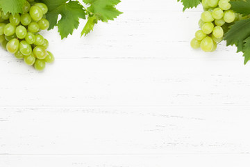 Wall Mural - Green grape with leaves