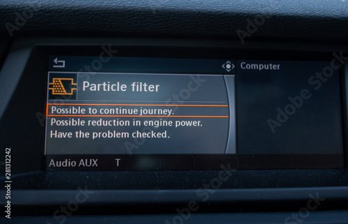 Fotografía Error message from the cars on board computer warning that particle filter has p