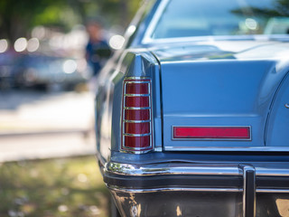 Wall Mural - Traseira de Carro Antigo não identificado. Aparentemente um Lincoln Continental