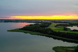 Fototapeta Natura - Warmia, mazury, zdjęcia jeziora o zachodzie słońca z drona 