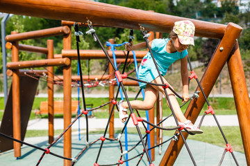 Wall Mural - the girl on the playground