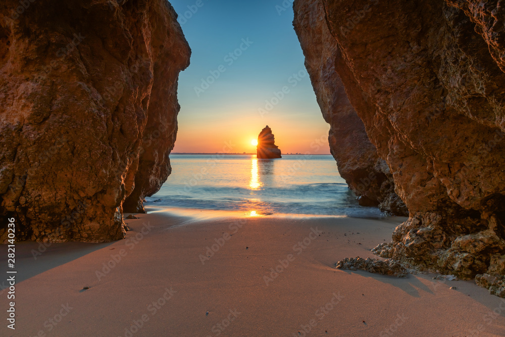 Beautiful dream Beach at sunrise near Lagos, Algarve, Portugal - obrazy, fototapety, plakaty 