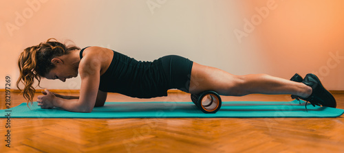 Fotomural Foam Roller Quadriceps Massage