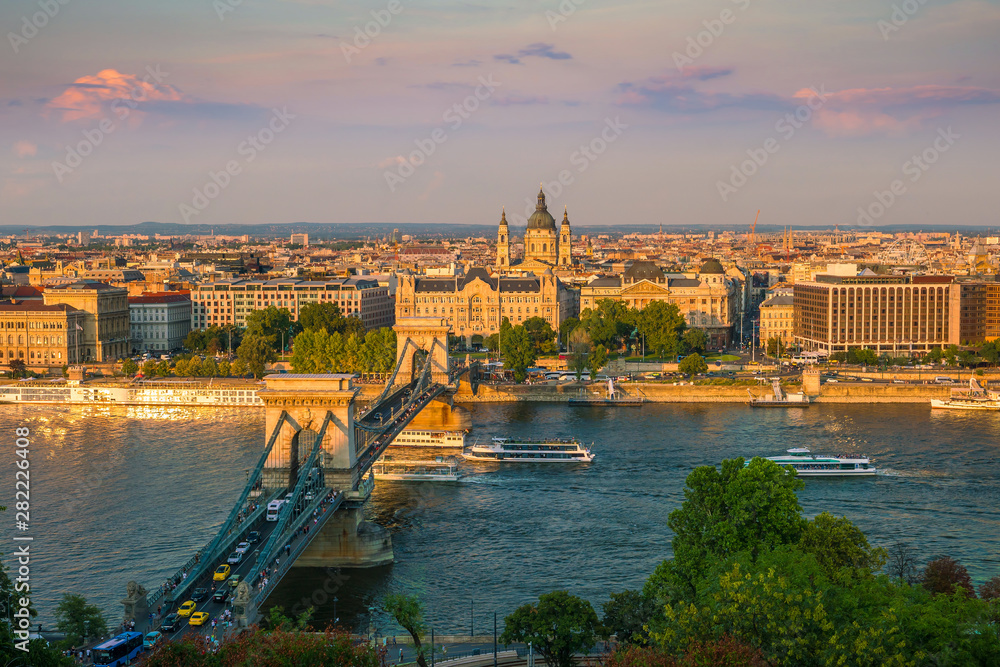 Budapest skyline in Hungary - obrazy, fototapety, plakaty 
