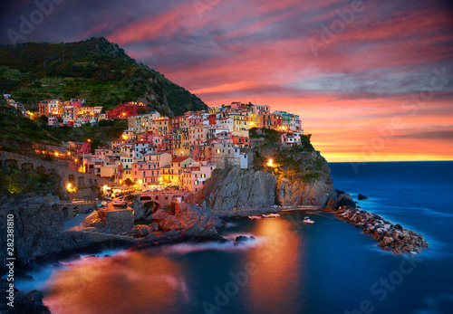 Famous city of Manarola in Italy - Cinque Terre, Liguria Tableau sur Toile