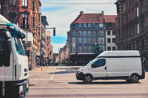 Car on the road in Copenhagen Fototapete