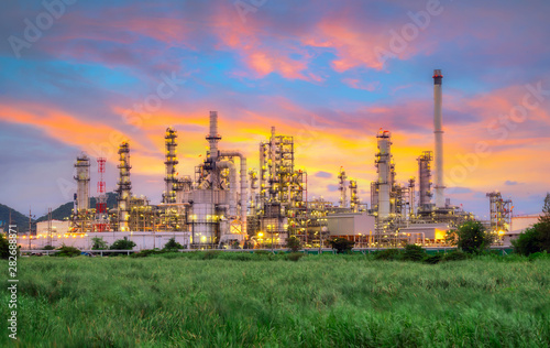 Fotomural .Landscape of Oil and Gas Refinery Manufacturing Plant., Petrochemical or Chemic