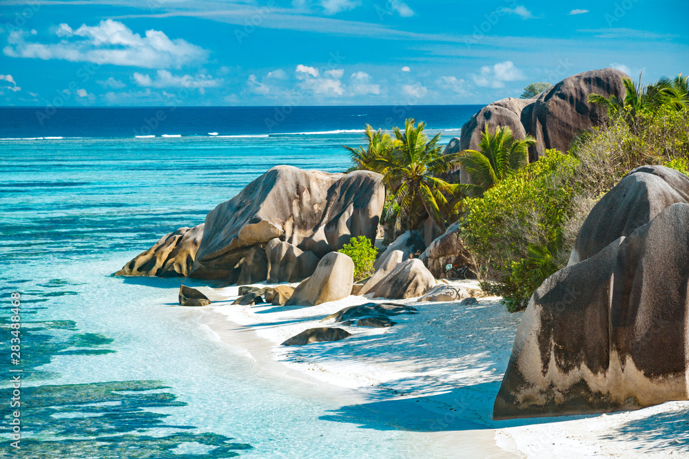 The most beautiful beach of Seychelles - Anse Source D'Argent - obrazy, fototapety, plakaty 