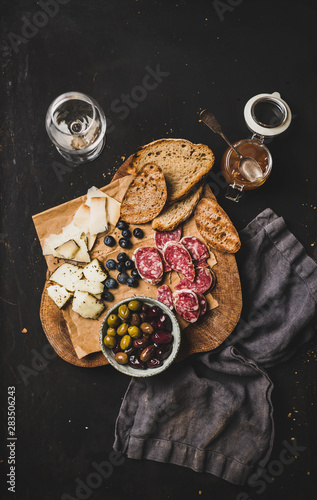 Photo Wine and snack set