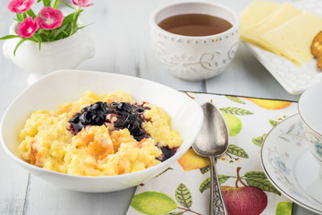 Organic polenta with milk and pumpkin.