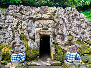 Fototapete - Goa Gajah or Elephant Cave in Bali, Indonesia