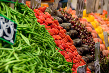 Canvas Print - Spain, Catalonia, Barcelona. La Rambla, Popular covered fresh food market, (aka Mercat de la Boqueria or Mercat de Sant Josep)