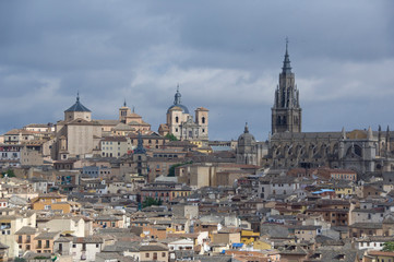 Wall Mural - Spain, Castilla-La Mancha,Toledo. Overviews of historic city, Toledo Cathedral.