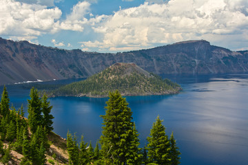 Poster - Crater Lake and Wizard Island, Crater Lake National Park, Oregon, USA