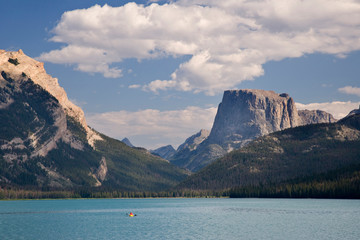 Sticker - USA, Wyoming, Green River Lake. Lone kayaker on lake with Square Top Mountain in background. 