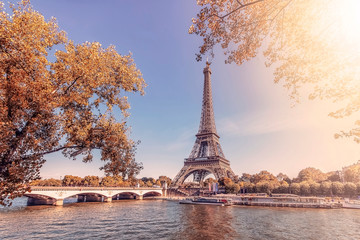 Fototapete - Paris city with Eiffel tower in autumn