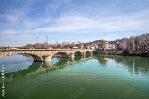Cuadros en Lienzo Panoramic View of Vittorio Emanuele I Bridge, Skyline, River Po