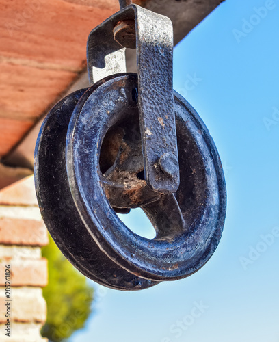 well wheel pulley