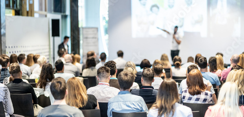 Fotomural Speaker giving a talk in conference hall at business event