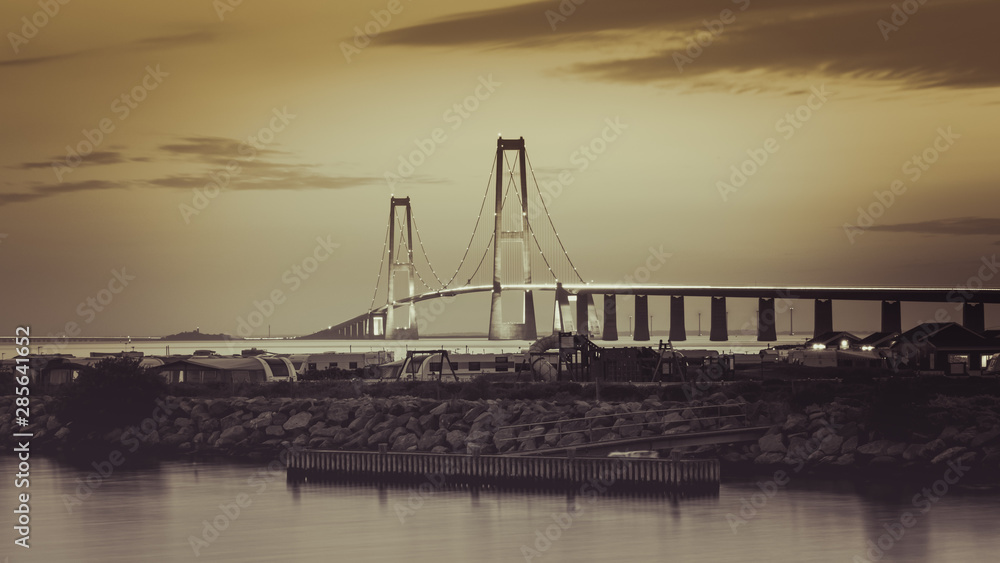 Obraz na płótnie Most w Dani na Duży Bełt na morzu bałtyckim w salonie