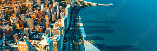 Fotografía Chicago cityscape with a view of Lake Michigan from above