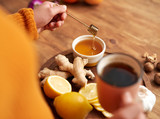 Warming tea with honey,  lemon  and ginger