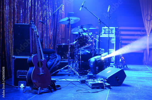 Cuadros en Lienzo Guitar and other musical equipment on stage before concert