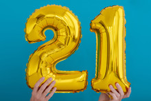 Gold Foil Number 21 Celebration Balloon